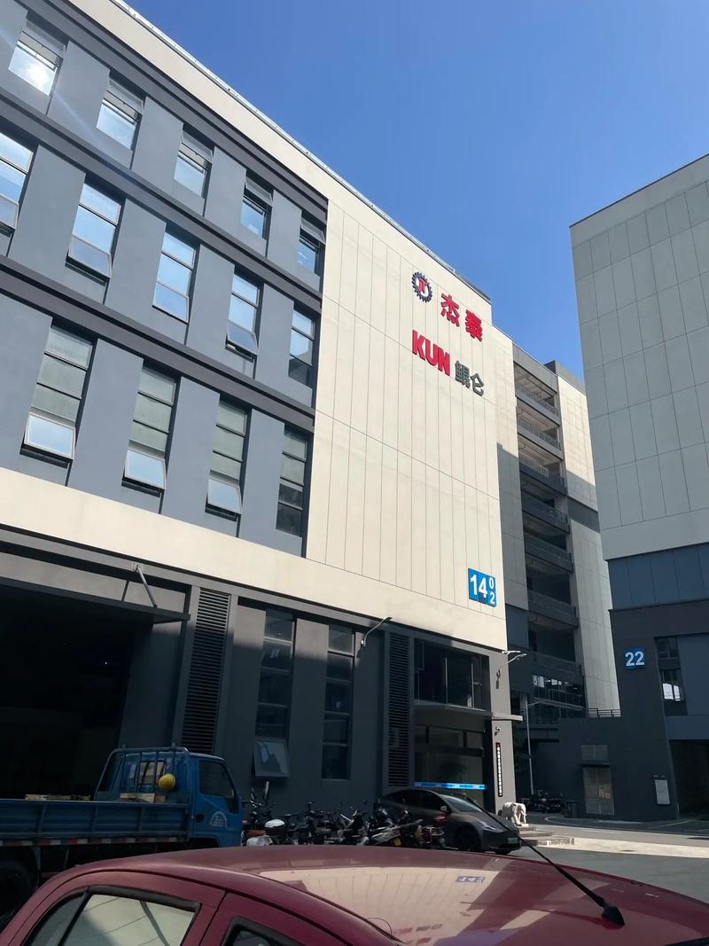 汇工我们的新工厂,生产注塑机联网模组和开发软件,名字叫做佛山